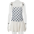 Sommerliches Polka-Dot-Trägerkleid mit weißem Spitzenbesatz und Faltenrocksaum - L / Navyblau Gepunktet