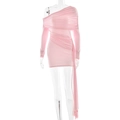 Vestido ajustado rosa con hombros descubiertos, cintas drapeadas y detalles fruncidos - S / Rosa