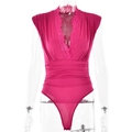 Body sans manches rouge rose avec col en V, bordure en dentelle et taille froncée - S / Rose rouge