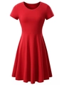 Vista detallada de un vestido rojo vibrante para mujer con cuello redondo y corte A - S / Rojo