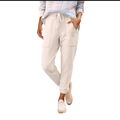 Detalle del pantalón deportivo blanco crema con cordón y bolsillos de parche grandes - S / Blanco Roto