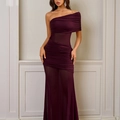 Elegantes pflaumenfarbenes Off-Shoulder-Maxikleid mit Raffung und Mesh-Einsatz für Abende - XS / Burgunderrot