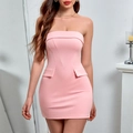 Elegantes rosa trägerloses Minikleid mit V-Naht und dekorativen Klappentaschen - XS / Rosa