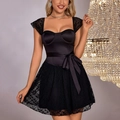 Elegantes schwarzes Satin-Spitzenkleid im Korsett-Stil mit Schleife für festliche Anlässe - XS / Schwarz