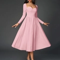 Robe élégante rose clair à manches longues avec col carré et silhouette trapèze - XS / Rose