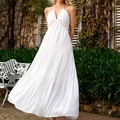 Elegante vestido largo blanco a capas con escote en V profundo y cuello halter para vacaciones - XS / Blanco