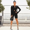 Damen Sportset 2-teilig Schwarz mit figurbetontem Reißverschluss Oberteil und Radlerhose - Schwarz