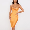 Robe midi en satin orange vif avec col bénitier, style corset et fines bretelles réglables - XS / Jaune Orangé