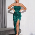 Robe bustier en satin vert foncé avec taille corsetée et fente latérale haute - XS / Type standard / Vert foncé