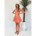 Ärmelloses korallenorangefarbenes V-Ausschnitt A-Linien-Kleid mit gestuftem Rüschensaum - S / Orange