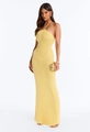 Details der Strickstruktur und goldener Ring am Hals bei diesem gelben Maxikleid - S / Gelb