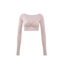 Dettaglio del crop top yoga rosa a maniche lunghe con scollo a V intrecciato e tessuto elastico - S / Top (Coprispalle a Maniche Lunghe) / Rosa
