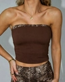 Nahaufnahme der Leoparden-Nähte an einem dunkelbraunen Bandeau-Yoga-Set für Damen - S / Oberteile / Kaffeebraun