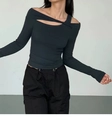Eng anliegendes Langarm-Yoga-Top mit asymmetrischem Schulterausschnitt in Dunkelgrau - S / Grau