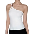 Detail eines weißen One-Shoulder-Yogatoberteils mit Rippstruktur und Schildpattring - S / Weiß