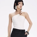 Weißes geripptes One-Shoulder-Top mit modischer bernsteinfarbener Ringschnalle am Träger - S / Weißes Oberteil
