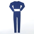 Détail de l'ensemble de yoga en tricot bleu roi avec haut court et legging moulant - Bleu Marine