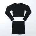 Ensemble de yoga noir sans couture en maille côtelée avec haut manches longues et short taille haute - S / Noir