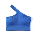 Vista dettagliata del reggiseno sportivo monospalla blu reale in tessuto a costine - Taglia S / Top / Blu