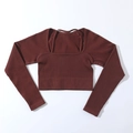 Nahtloses Strick-Yoga-Set in Dunkelrotbraun mit Langarm-Crop-Top und Rippenmuster - Braun