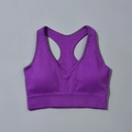 Détail de la brassière de sport sans couture violette à col en V profond et bande large - S / Haut (Bra) / Violet