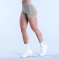 Pantaloncini yoga senza cuciture a vita alta color kaki chiaro con maglia testurizzata - Grigio Argilla