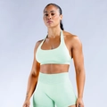 Détail du soutien-gorge de sport dos nu sans couture vert menthe et short taille haute - XS / Hauts / Vert Palmier