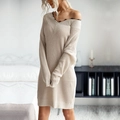 Beiges schulterfreies Strickkleid mit schwarzem Spitzenbesatz und weitem V-Ausschnitt - S / Khaki