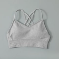 Brassière de sport sans couture gris clair avec dos croisé et bande côtelée - S / Top Croisé Gris