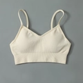 Soutien-gorge de yoga sans couture côtelé blanc crème avec col en V et fines bretelles - S / Soutien-gorge Ivoire à Bretelles