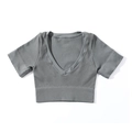 Top corto grigio a maniche corte con scollo a V profondo per yoga e fitness senza cuciture - Taglia S / Top / Grigio
