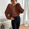 Dunkelbrauner Strickpullover für Damen mit V-Ausschnitt und feinen schwarzen Spitze Details - S / Kaffeebraun