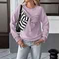 Felpa lilla ampia da donna con un originale fiocco a righe bianche e nere sul davanti - S / Viola