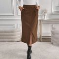 Detailansicht des Cordrocks mit hoher Taille, Frontschlitz und seitlicher Tasche - S / Kaffeebraun