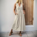 Abito midi senza maniche beige crema con scollo a V, bottoni e coulisse in vita - XL / Cachi