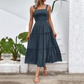 Elegantes graublaues ärmelloses Stufenkleid mit gerafftem Oberteil und breiten Trägern - S / Dunkelgrau