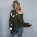 Jersey de punto verde oscuro con cuello en V, estampado de estrellas y bajo desgastado - S / Verde Militar