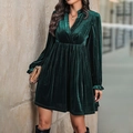 Elegantes dunkelgrünes Samt-Minikleid mit V-Ausschnitt, Rüschenärmeln und hoher Taille - S / Dunkelgrün