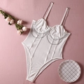 Détail d'un body blanc en mesh avec chaînes métalliques argentées et finitions en satin - XS / Blanc