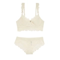 Ensemble de lingerie en dentelle blanc cassé avec bords festonnés et bretelles à volants - 70A / Blanc