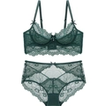 Set lingerie in pizzo verde scuro con reggiseno e slip a vita alta su fondo bianco - 70A / Verde