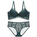 Ensemble lingerie en dentelle vert foncé élégant avec soutien-gorge et culotte assortie - 70A / Vert