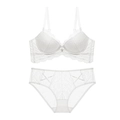 Ensemble lingerie push-up en dentelle blanche avec motifs floraux et culotte assortie - Blanc / 85D