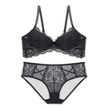 Ensemble de lingerie chic en dentelle noire avec soutien-gorge push-up et culotte assortie - Noir / 70C