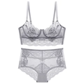 Ensemble de lingerie en dentelle gris argent avec soutien-gorge brodé et culotte assortie - 70B / Gris