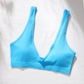 Sky blue seamless deep V-neck ribbed sports bra with wide straps and elastic band - Blue