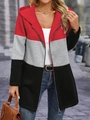 Detail der Damenjacke mit Kapuze in Rot, Grau und Schwarz und rundem Reißverschluss - S / Oberteile / Rot