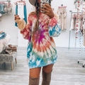 Χειμερινό oversized φόρεμα φούτερ με ζωντανό σπειροειδές σχέδιο tie-dye για γυναίκες - 3XL / Μπορντό