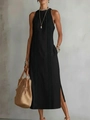 Elegante zwarte halter maxi-jurk met ruitvormig borduursel en een modieuze zijsplit - S / Zwart