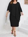 Detail eines schwarzen Etuikleides mit transparentem Chiffon-Cape und schmaler Passform - 3XL / Schwarz